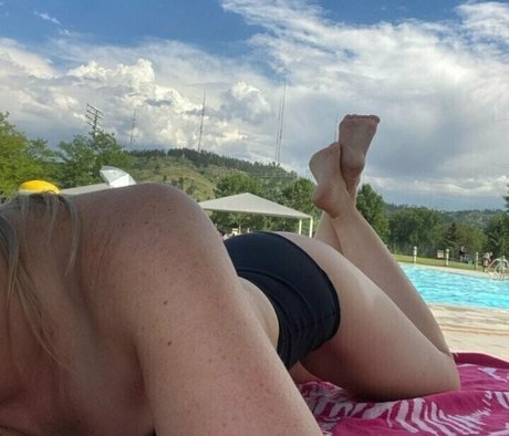 nxtdoormlffeet xxx hd bild