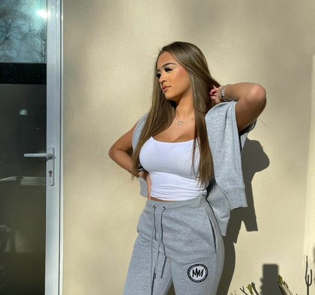 Camille Kathleen Bennetton nackten archiv