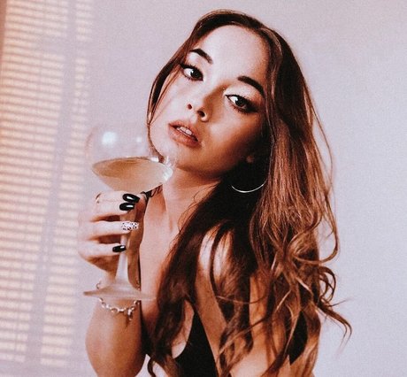 Naomy J heiße erwachsene galerien