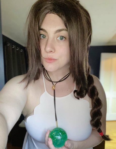 aerithgainsbro schöne nackt bilder