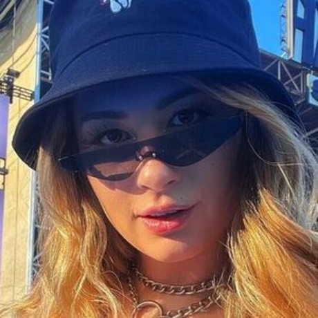 Daisy dewdrops schöne nackt galerien