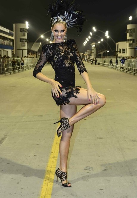 Ana Hickmann top pornostar galerien