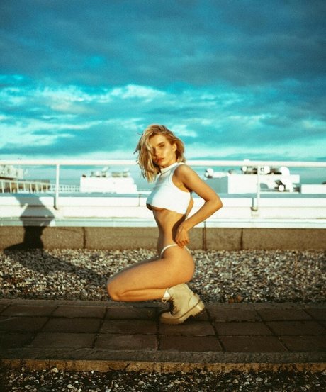 Katerina Pluchevskaya model sexy foto