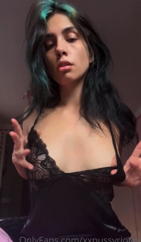 Nadya Tolokonnikova sexy perfekte bild