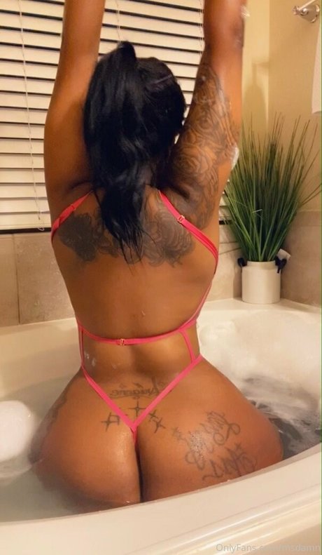 msdamn nackt sexy galerie