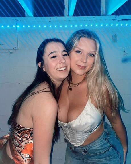 Whitney T porno nackten foto