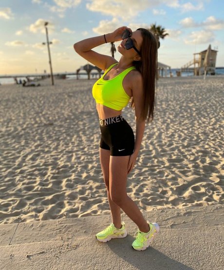 Shira Shabat nackt sexy foto