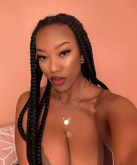 thecleopatraway nackt kunst bilder