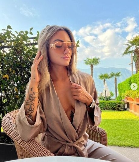 giulismolteni kostenlose akt bilder