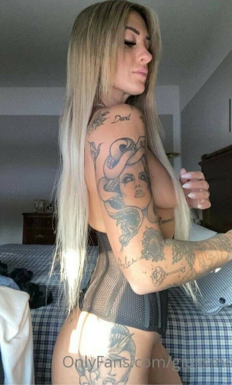 giulismolteni exklusive sex archiv