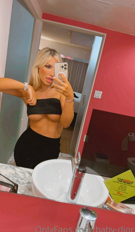 chantaldior hübsche akt archiv