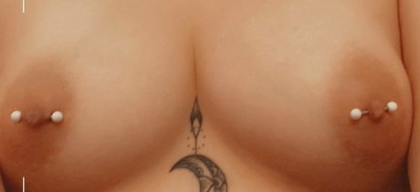 ariah69 nackt hübsche bild