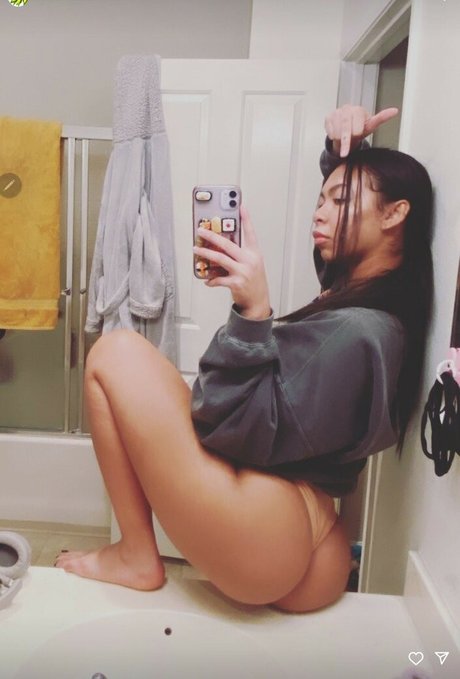 youngcoconut schauspielerin pornographische bilder