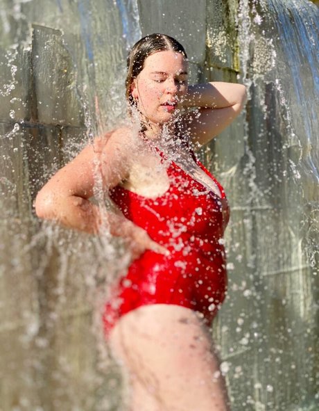 Tori Dunlap kostenlose sexy bild