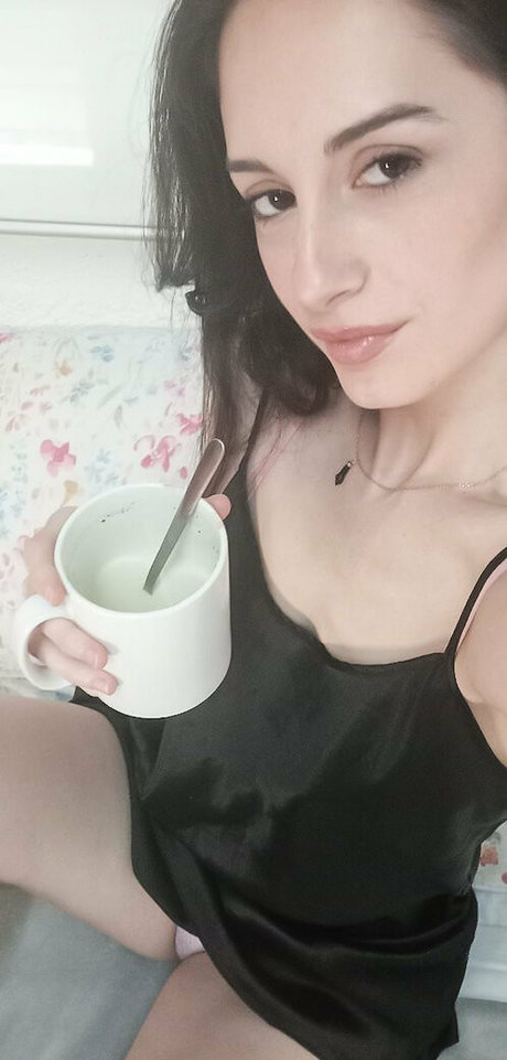 maddiesohot model top bild