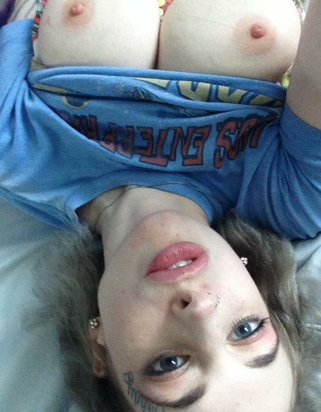 nackte rothaarige onlyfans nackten bilder