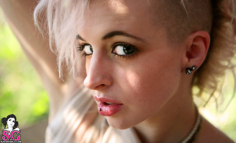 Mandy Morbid nackt pornographische bild