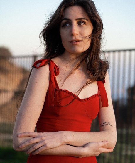 Dodie Clark kunst freie bilder