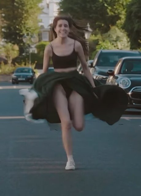 Dodie Clark nackt xxx bilder