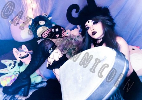 azuzubunnicorn kunst pornostar archiv