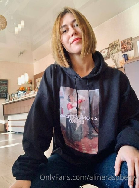 alineraspberry erotische heiße galerien