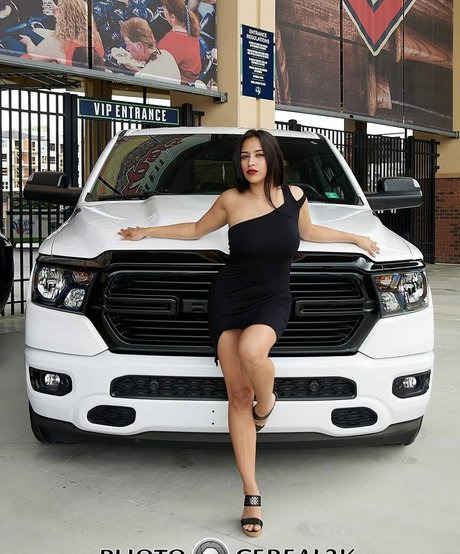 Meli Kissmyspickass pornostar nackte bild