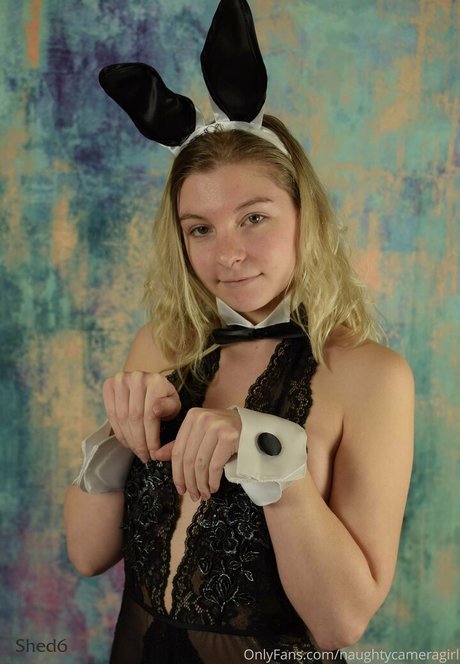 naughtycameragirl nackt akt bild