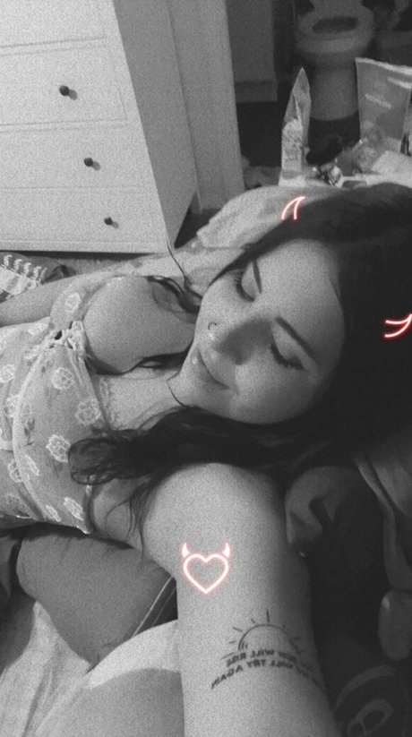 coralinebb beste nacktheit fotos