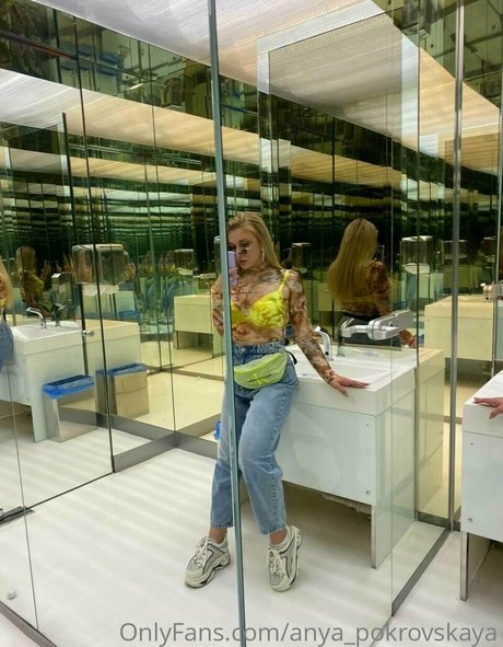 anya pokrovskaya exklusive erwachsene galerien