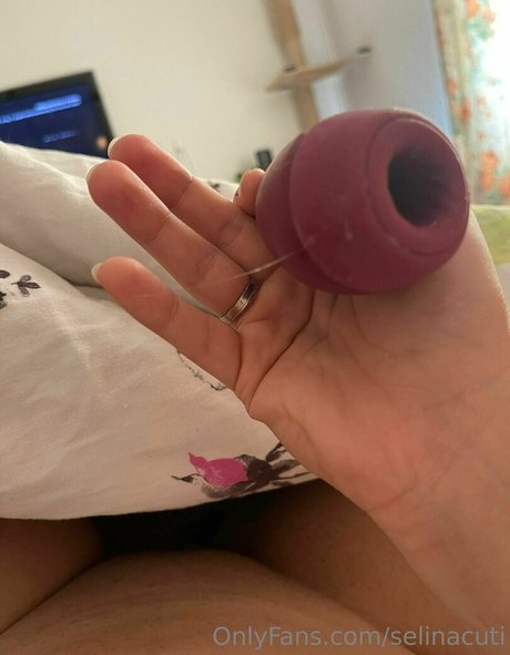 selinacuti pornostar akt bilder