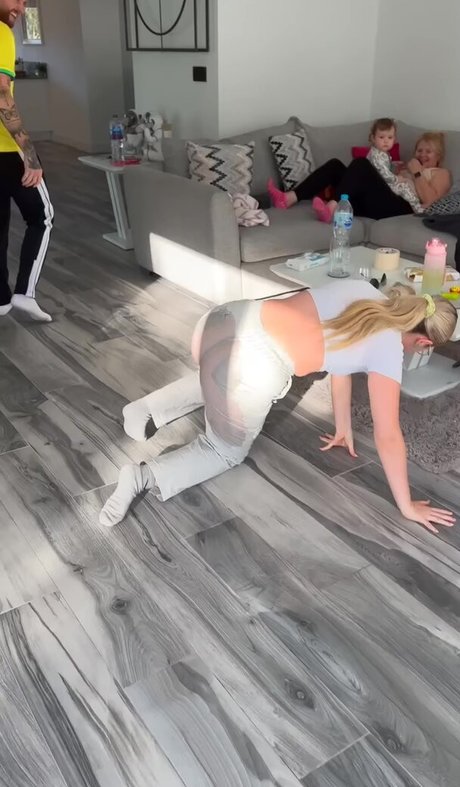 Liv Hanby hd porno bilder