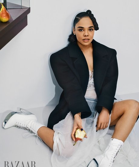 Tessa Thompson xxx akt galerien