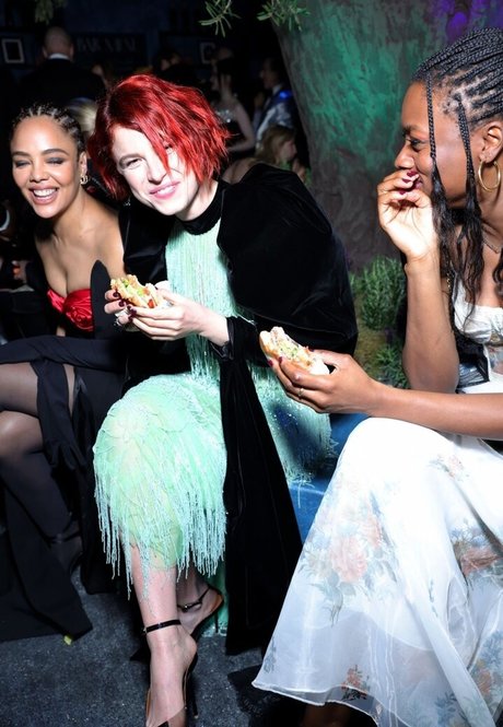 Tessa Thompson schöne pornografische galerien