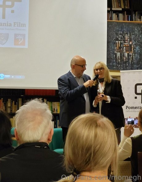 momegh kunst nackte galerie