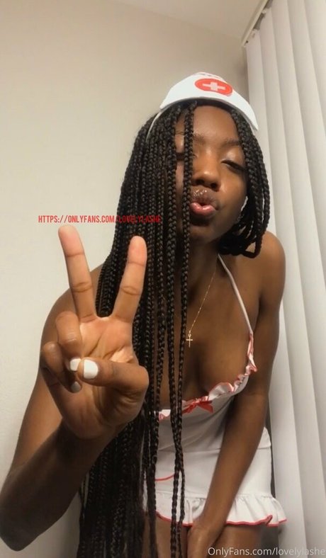 lovelylashe erwachsene heiße bild