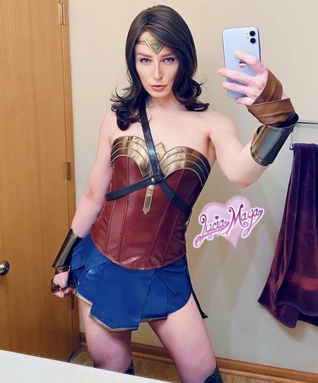 luciamaya schauspielerin akt fotos