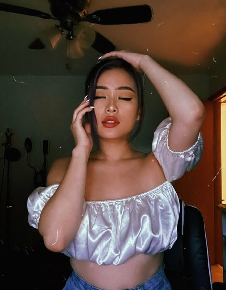 kaliauniverse heiße erwachsene foto