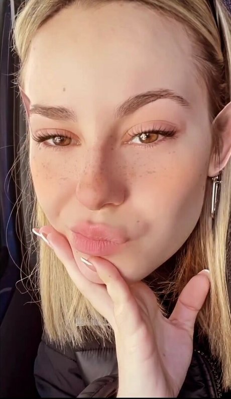 Elena Lagou schöne exklusive bild