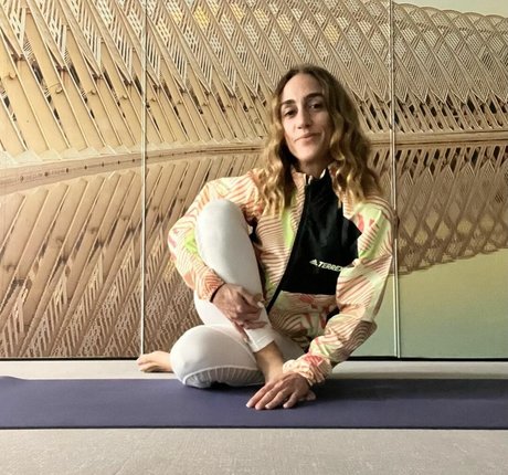 Dimitra Charilaou pornostar nette bilder