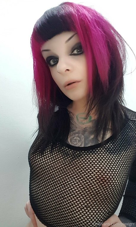 pixxigrrl top nackt fotos