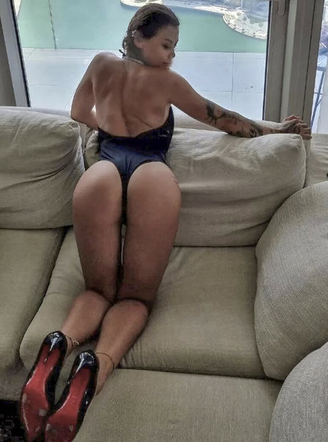 Ecem Guvenciler porno kostenlose foto