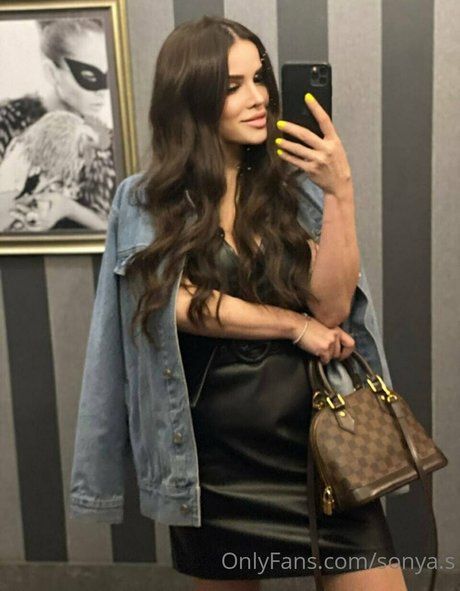 sonya s pornostar sexy bild