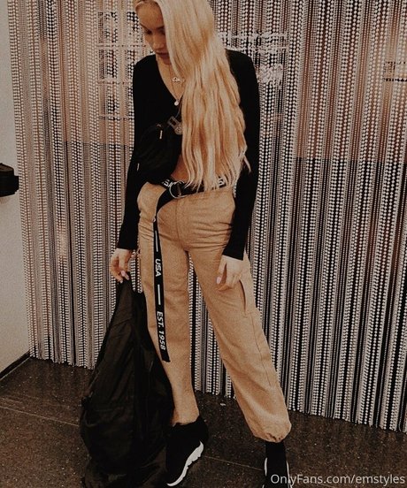 Dressupblondie Profilbild