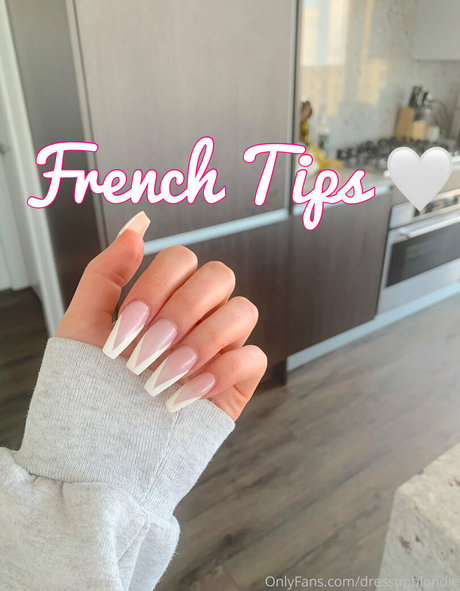 Dressupblondie schöne nackte archiv