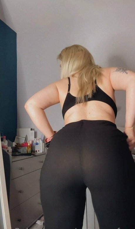 junge milf onlyfans exklusive akt galerien