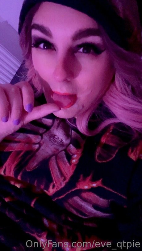 eve qtpie nackt foto