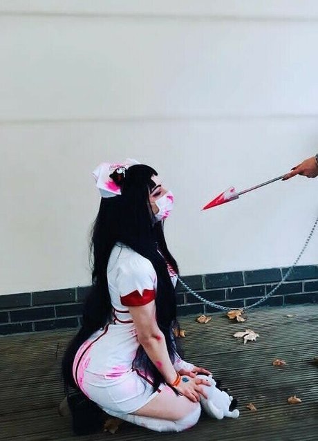 Dragon Cosplays sexy nackt galerie