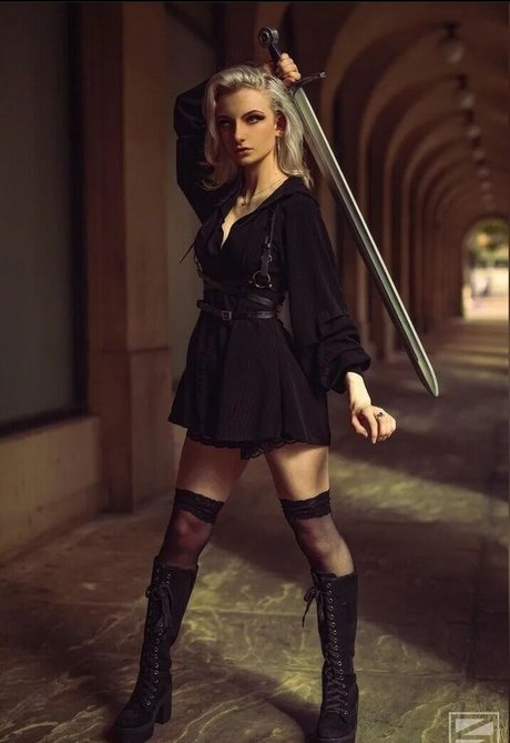 Dragon Cosplays nackt nette galerie