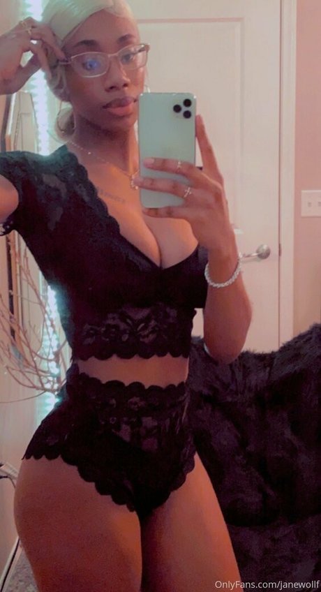 womanflo nackt top bild