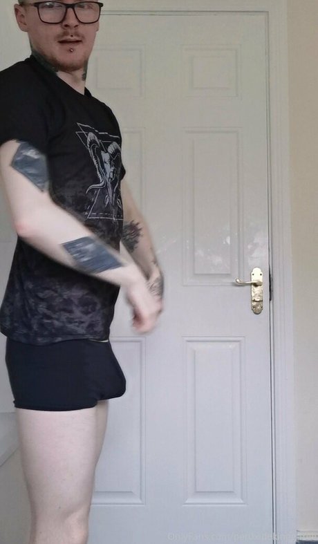 per0xidekingg free model nackten bilder